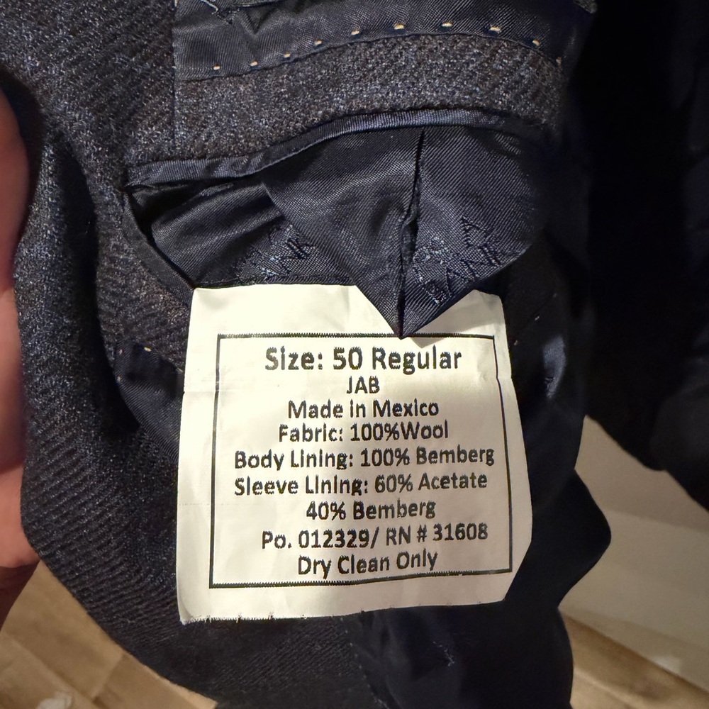 Jos. A. Bank 50R Blazer - 100% Italian Wool Cerruti 1881 Fabric - Charcoal Plaid - Picture 6 of 8